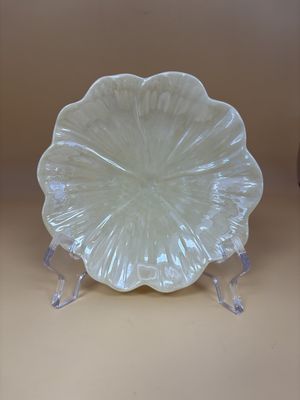 Porcelain. Ireland. Belleek. Luster Pearl Yellow Flower Dish. 5"W [6th Mark/Green: 1965-1980]