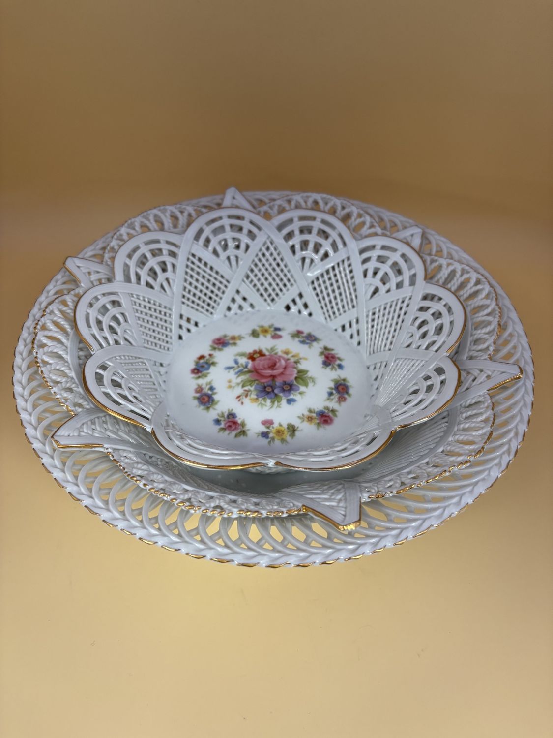 Porcelain. Romania. Cluj Napoca. Dish. Set of 3. White with Flower Designs. Gold Rim.