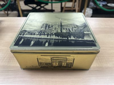 Kitchen Misc. France. Large Gold &amp; Black Paris Biscuit Tin. 1980s. 9.25"W