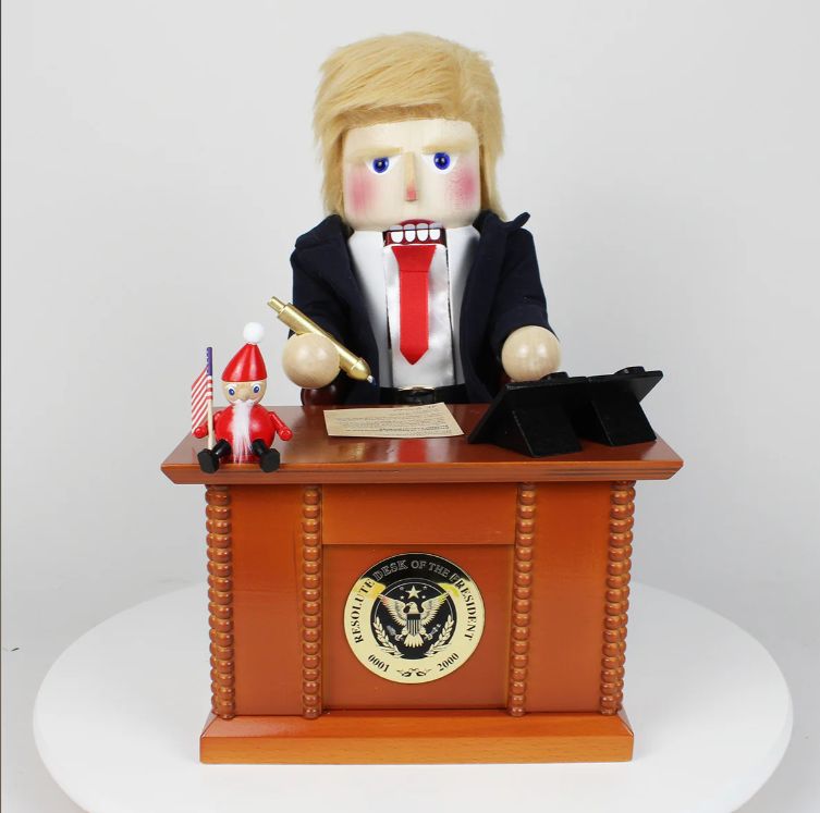 Nutcracker. Germany. Steinbach. The Resolute Desk of the President – A Piece of History [Trump]. Limited Edition. [NEW] 13.8&quot;H