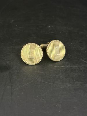 Jewelry. Cuff Links. Gold Tone w/ Diamond Cut Design. Set of 2. 0.75"W