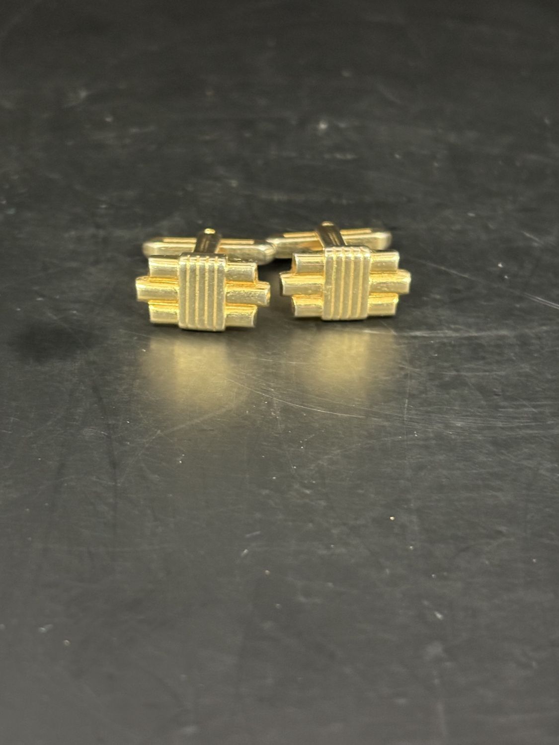 Jewelry. Cuff Links. USA. Hickock. Vintage Gold Bar. Set of 2. 0.75&quot;W