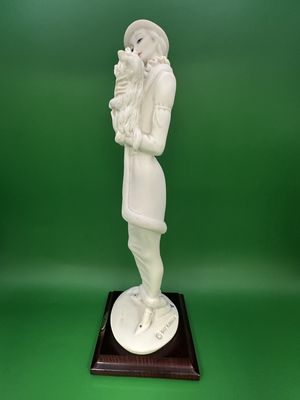 Figurine. Italy. Florence Sculture d’ Arte / Capodimonte. Giuseppe Armani Lady w/Yorkie Dog. Incl. Original Box. 10.75"H