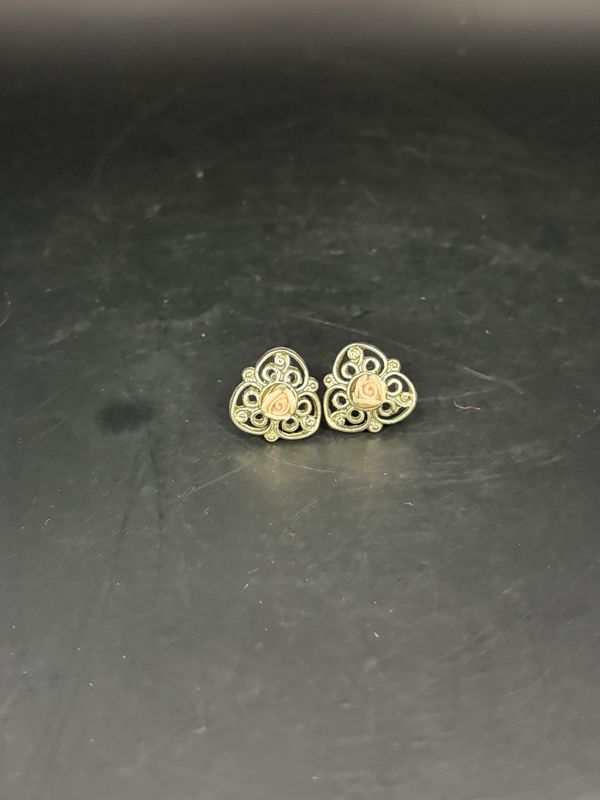 Jewelry. Earrings. Triangular Heart Shape Swirls w/ Rose in Center. 0.5&quot;H