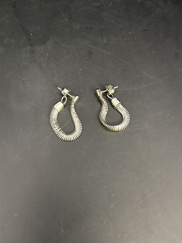 Jewelry. Earrings. Flexible Ribbed Hoops. 1&quot;H