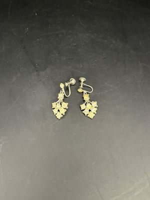 Jewelry. Earrings. Chandelier w/Rhinestones. Screwback Posts. 1.25"H