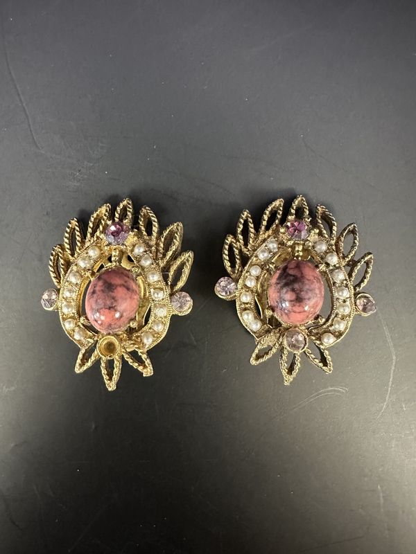 Jewelry. Clip Earrings. Gold Art Deco Earrings w/Rhinestone, Simulated Pearls, &amp; Pink Cabochon Center. 1&quot;H