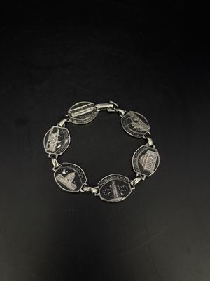 Jewelry. Bracelet. Vintage Washington D.C. Monuments Silver &amp; Navy Tone Charm Bracelet. 3"L