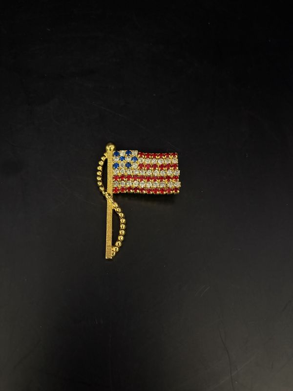 Jewelry. Pin. American Flag &amp; Pole Rhinestone Brooch. 2&quot;H
