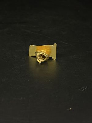 Jewelry. Pin. American Flag w/ Pole. 0.75"L