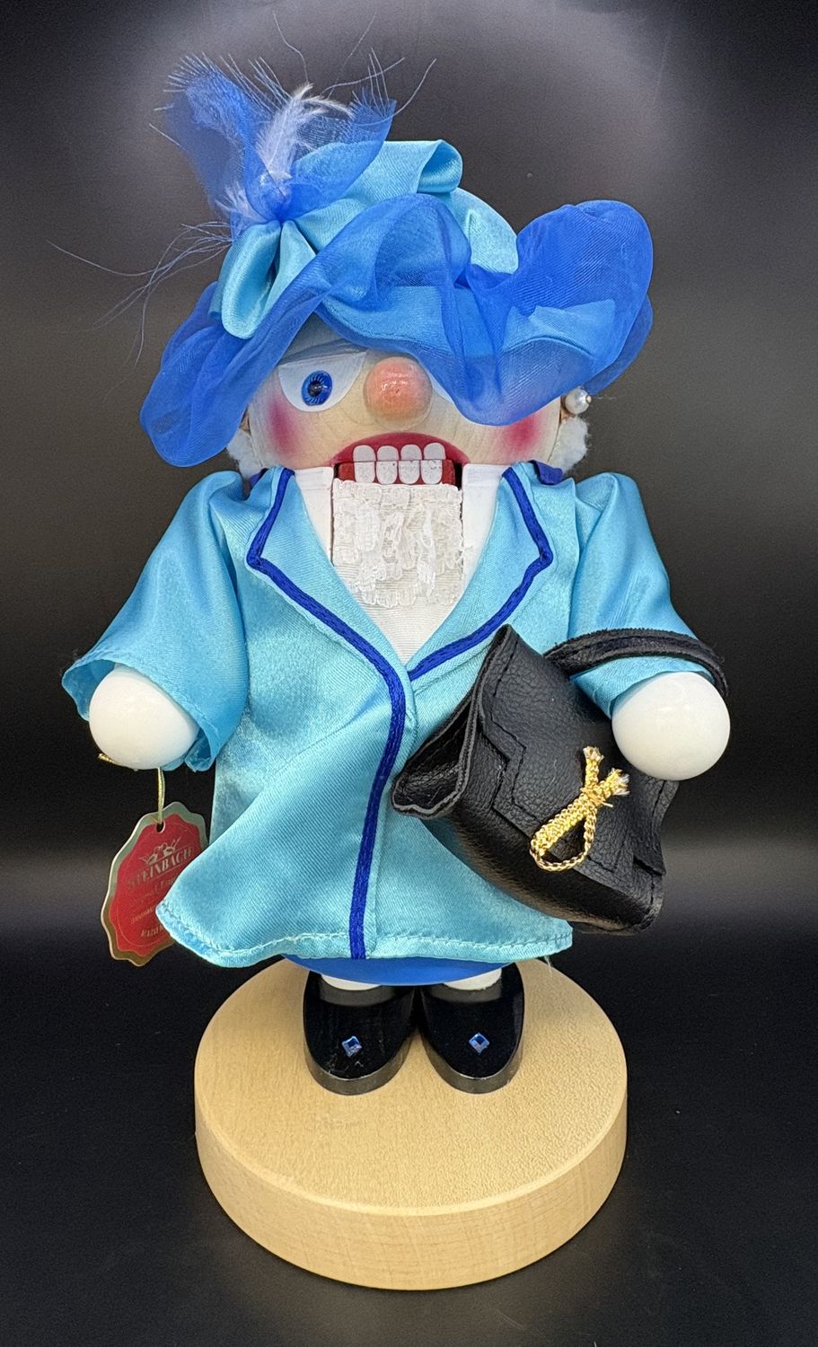 Nutcracker. Germany. Steinbach. Troll Queen Elizabeth [NEW]. 9.75&quot;H