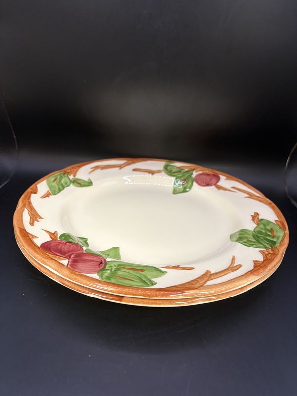 Ceramic. England. Franciscan. Apple Pattern. Plate (Dinner). Set of 2. 10.5&quot; W