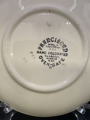 Ceramic. USA. Franciscan. Apple Pattern. Plate (Teacup). 1953-1958. 6"W
