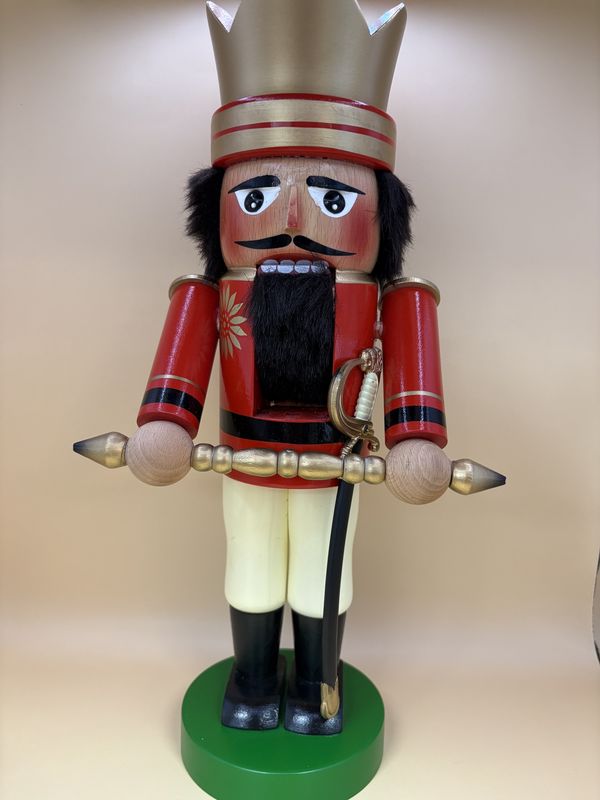 Nutcracker. Germany. Steinbach. German King. 14.5&quot;H
