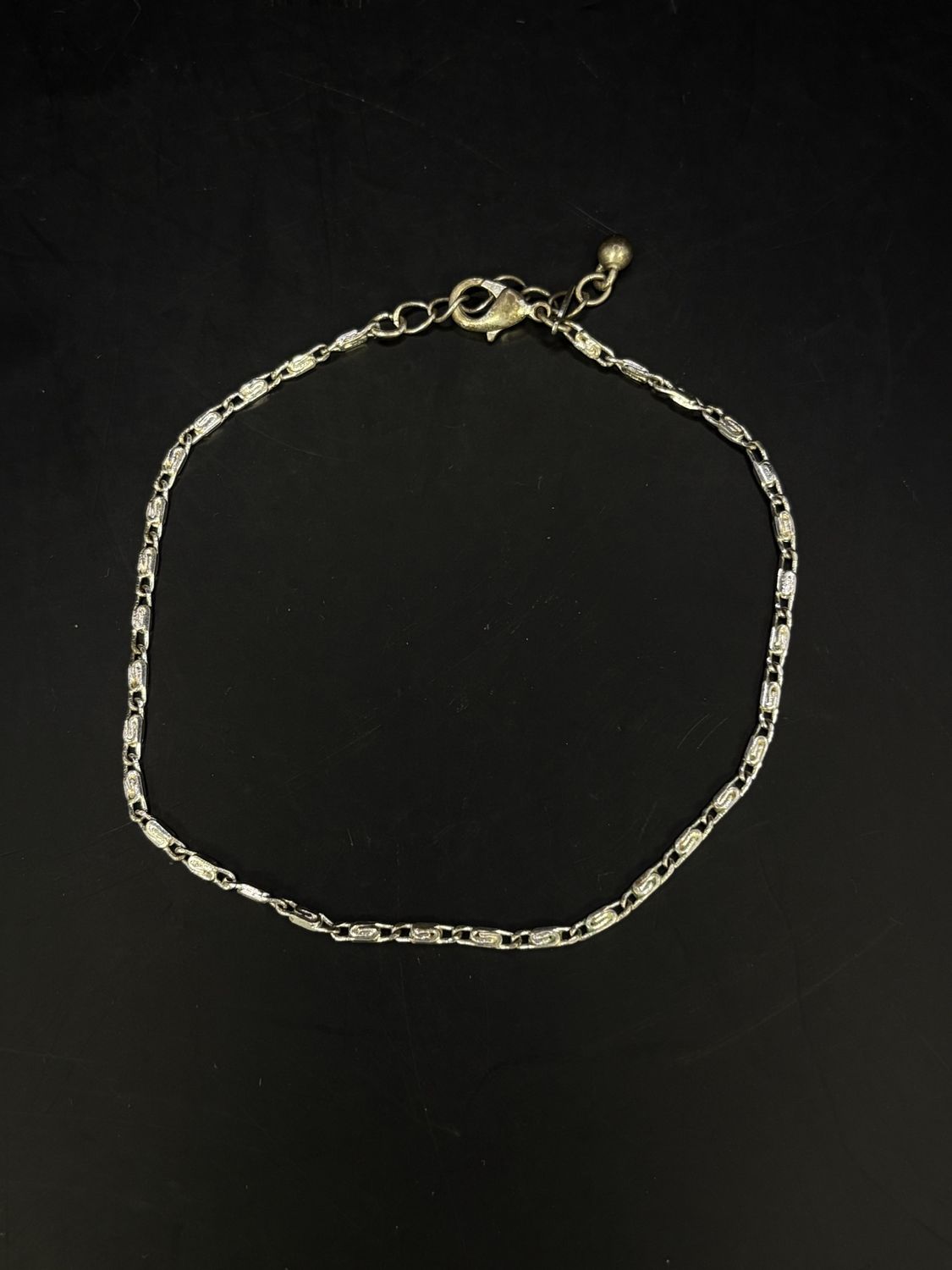 Jewelry. Bracelet. Silver Toned Mirrored Link Anklet. 4.5&quot;L