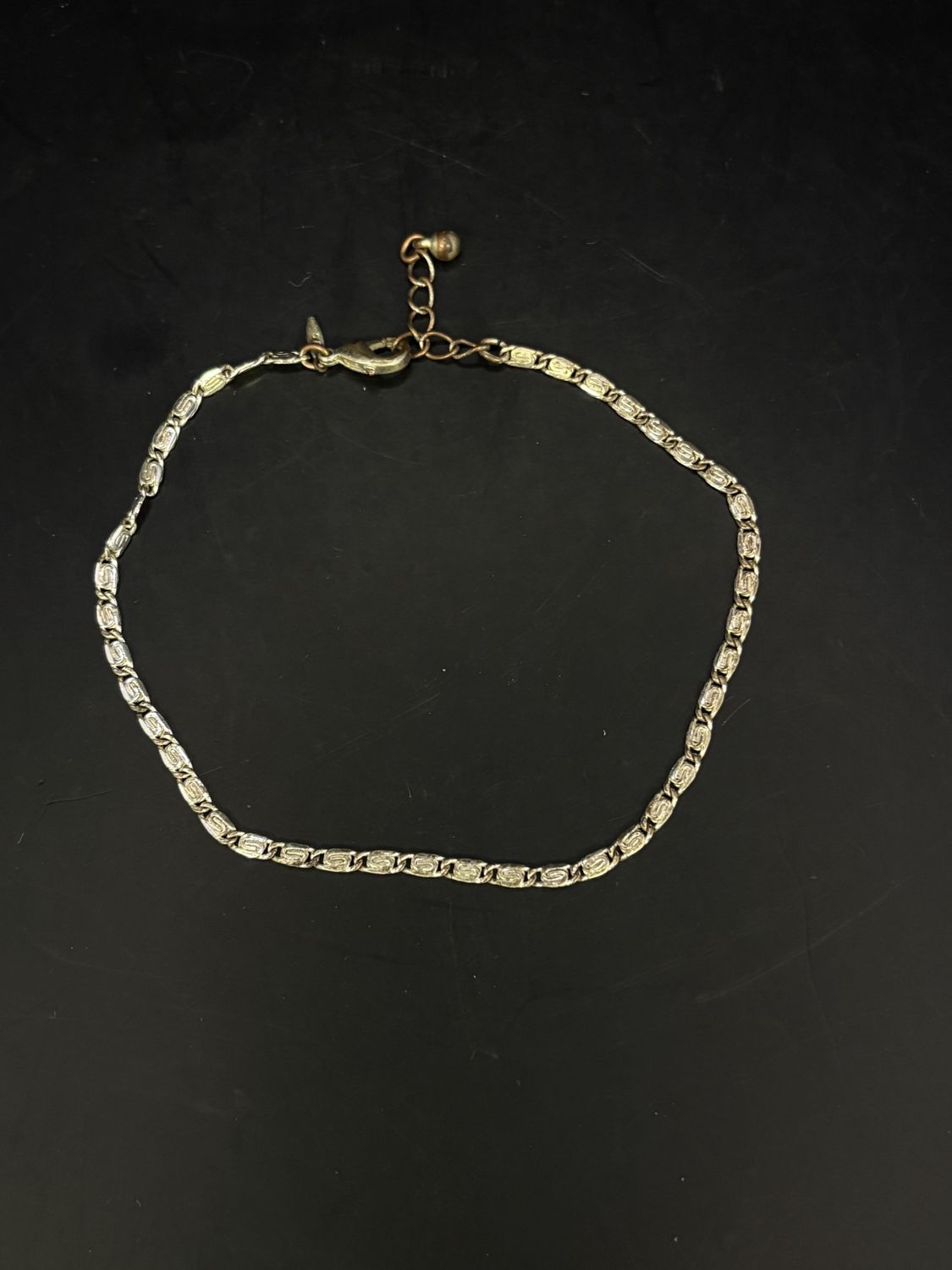 Jewelry. Bracelet. Silver Tone Linked Chain. 5&quot;L