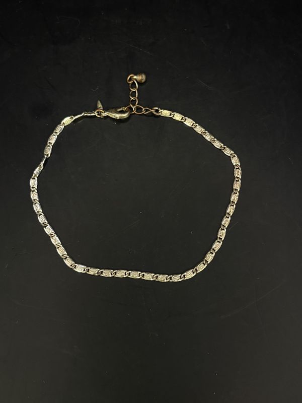 Jewelry. Bracelet. Silver Tone Linked Chain. 5&quot;L