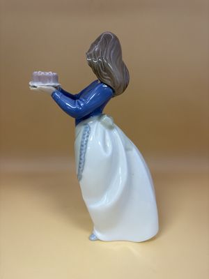 Figurine. Spain. Lladro NAO. #1045 Puppy's Birthday. 7.25"H