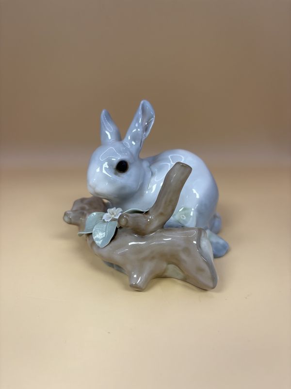 Figurine. Spain. Lladro. Rabbit. Gray. 3.5&quot;H