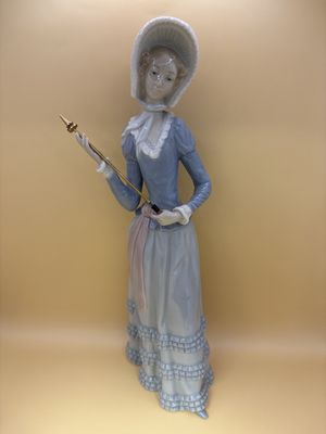 Figurine. Spain. Lladro. Little Lady.