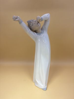 Figurine. Spain. Lladro. Yawning Boy Figurine.