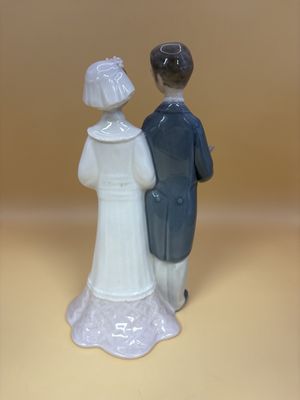 Figurine. Spain. Lladro NAO. #4808 "Wedding." 7.25"H