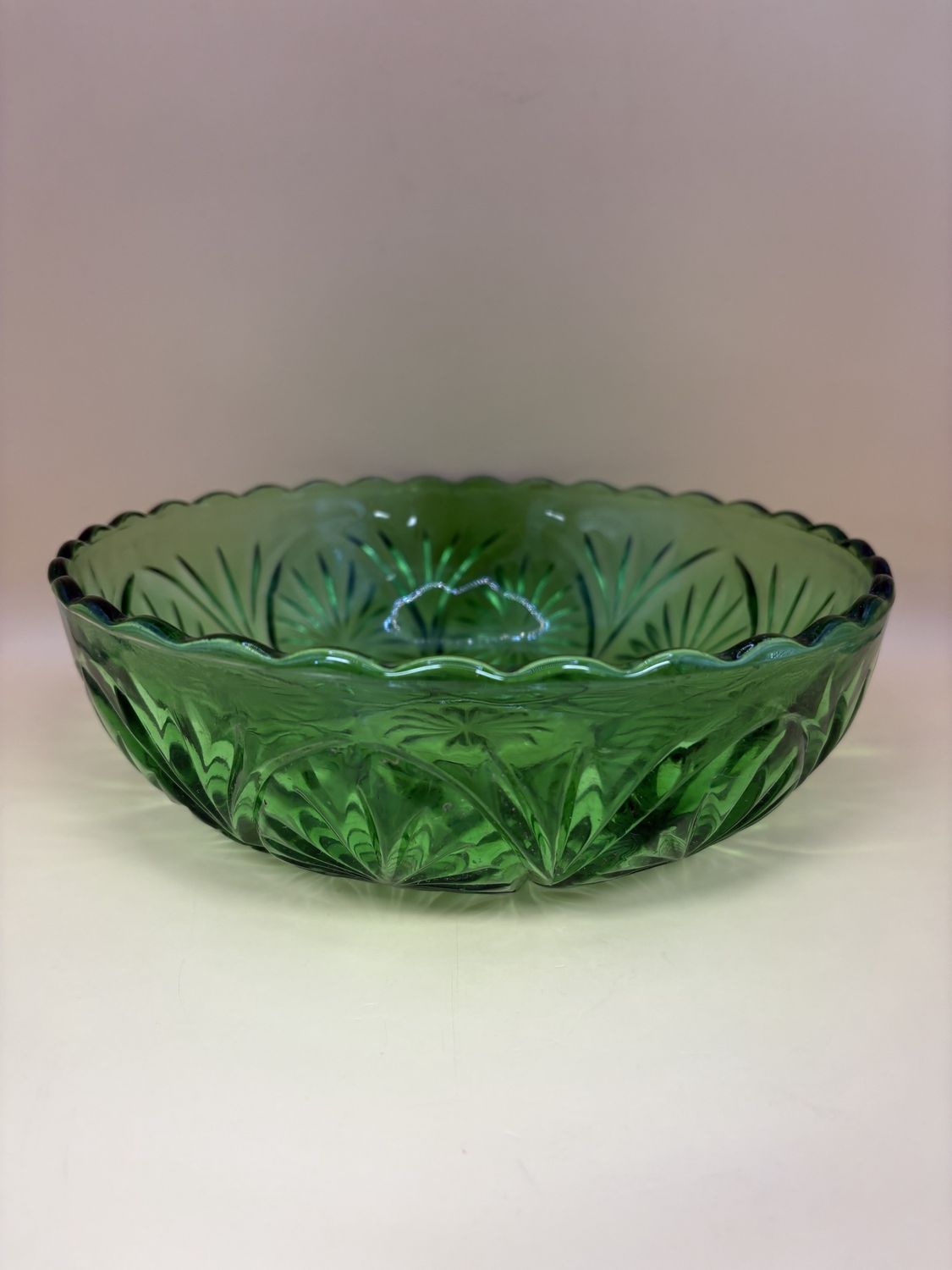 Glass. USA. Anchor Hocking. Emerald Green Glass Bowl. 8&quot;W
