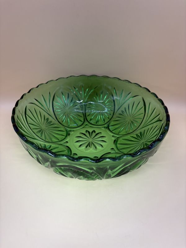 Glass. USA. Anchor Hocking. Emerald Green Glass Bowl. 8"W