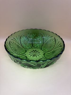 Glass. USA. Anchor Hocking. Emerald Green Glass Bowl. 8"W