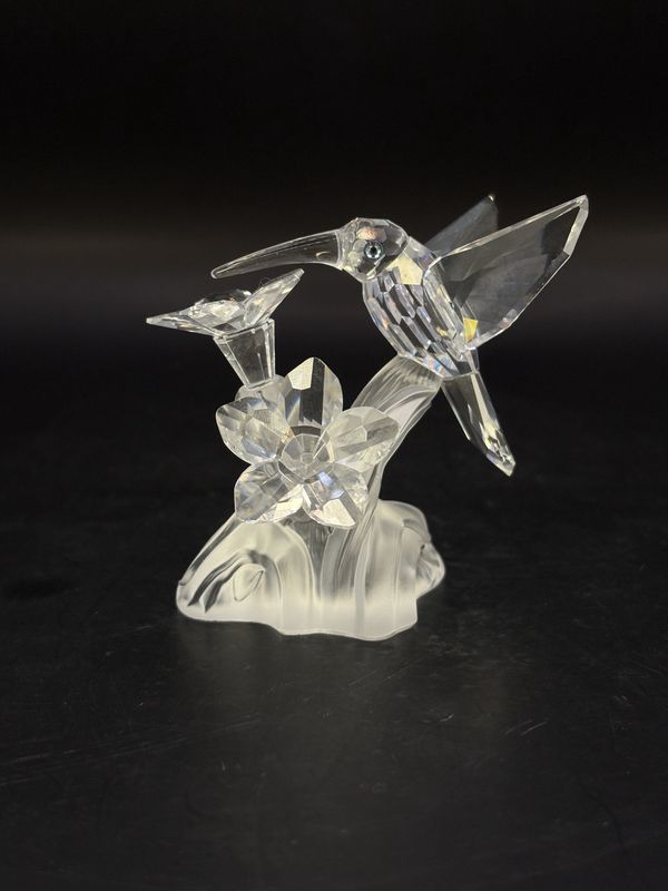 Figurine. Austria. Swarovski. Crystal Hummingbird w/Flower. 2.5&quot;W