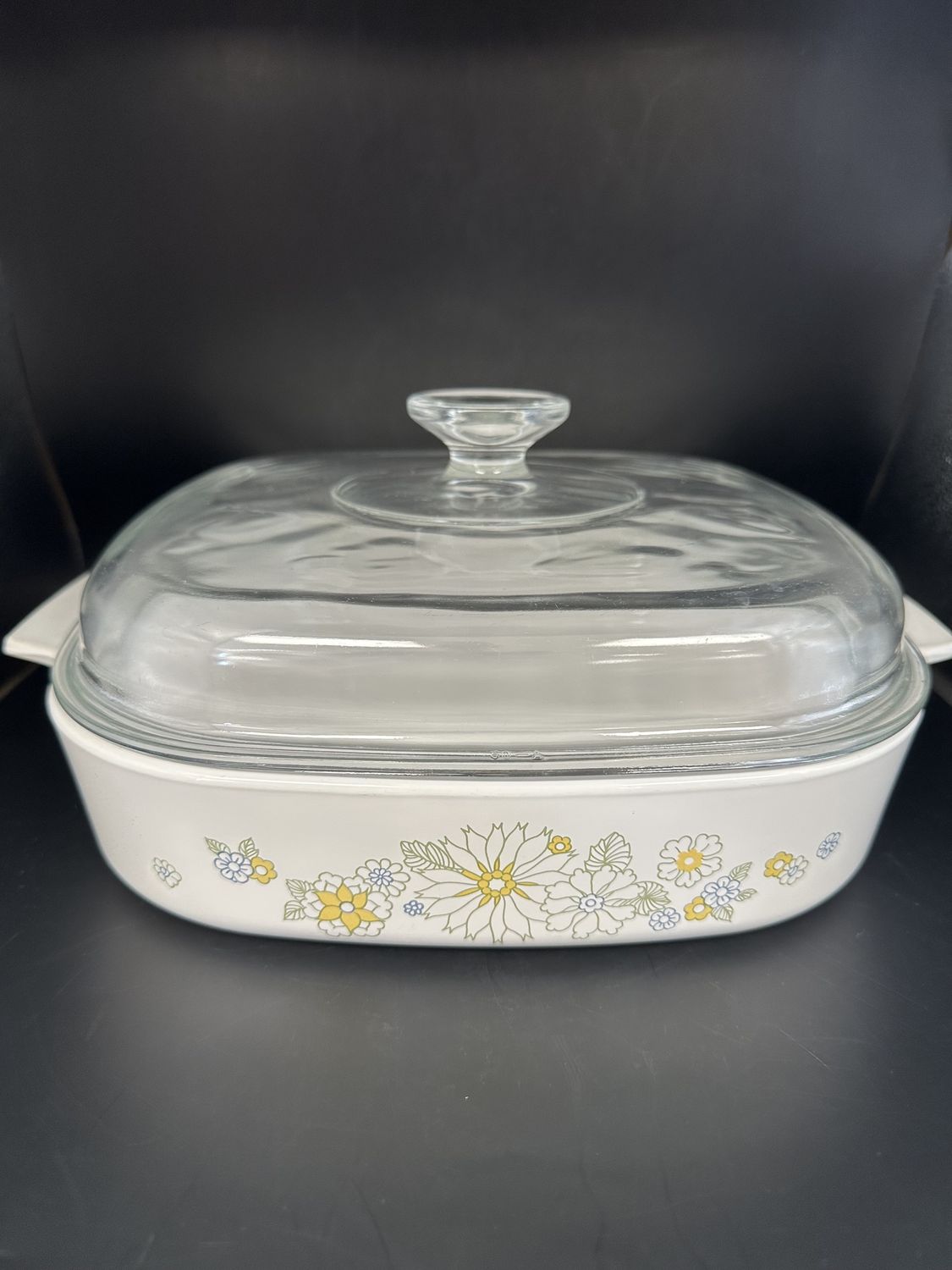 Cookware. USA. Corningware. Casserole Dish w/Lid. Floral Bouquet Pattern. White w/Yellow &amp; Gray. 10&quot;W