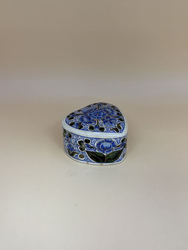 Wooden Pill Box. England. Heart Shaped. White w/ Blue &amp; Green Floral Design. Lacquer Finish. 2.25&quot;W