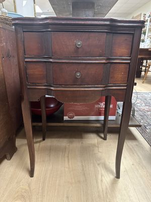 Furniture. USA. Side Table or Nightstand. Duncan Phyfe. Vintage/Antique. 2 Drawers.  18"W x 26.5"H