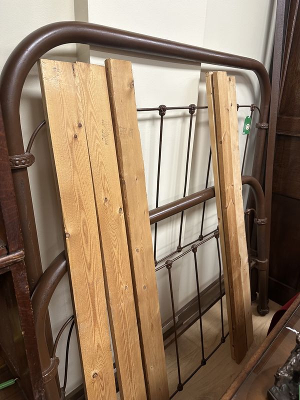 Furniture. USA. Bed. Vintage. Iron (Brown Finish). Full-size with Headboard, Footboard, &amp; Side Rails