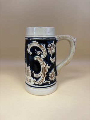 Stein. Germany. Bruxelles (Brussels, Belgium) Mug w/ Hotel de Ville Image on Front w/ Pewter Lid. 5.25"H
