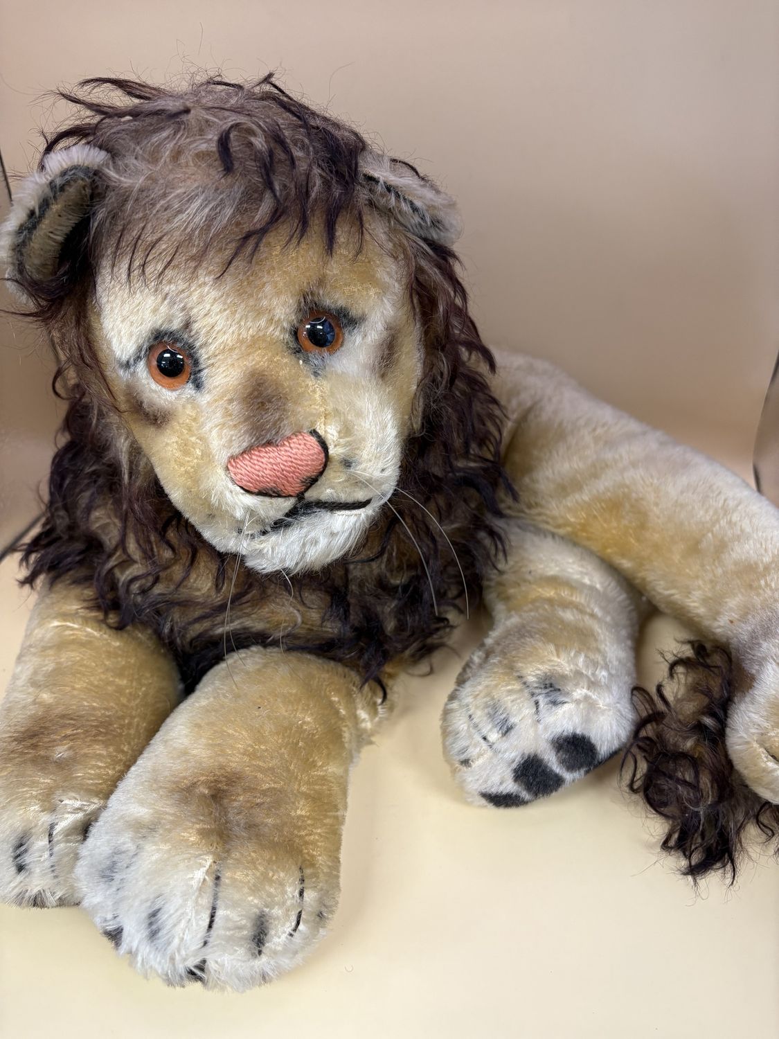 Plush. Germany. Steiff. Lion. &quot;Leo&quot;. Vintage. Brown &amp; Blonde Mane &amp; Black Paw Pads. 17&quot;L