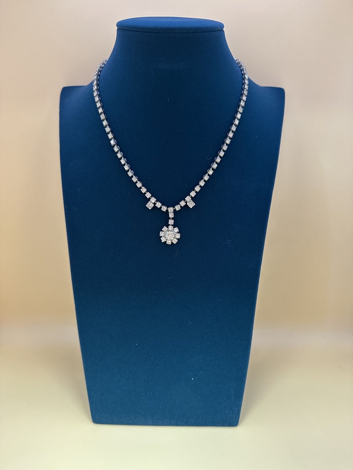 Jewelry. Necklace. Silver Necklace w/Square Crystals &amp; Flower Drop. 15&quot;L