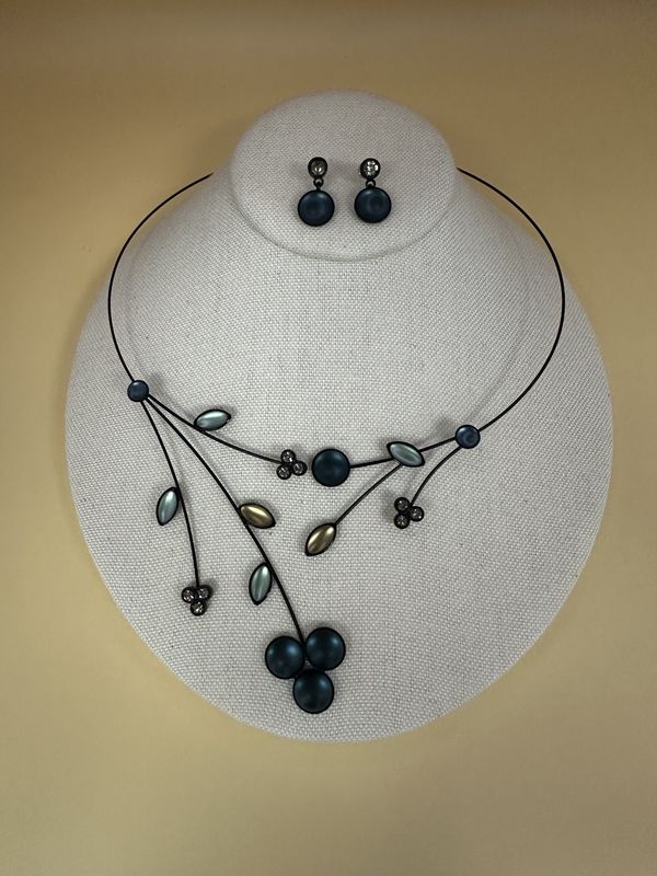Jewelry. USA. Matching 16&quot; Choker Necklace &amp; Earrings Set. Blue, Green, &amp; Gold Opalescent Stones w/Crystal Accents. Set in Black Wire.