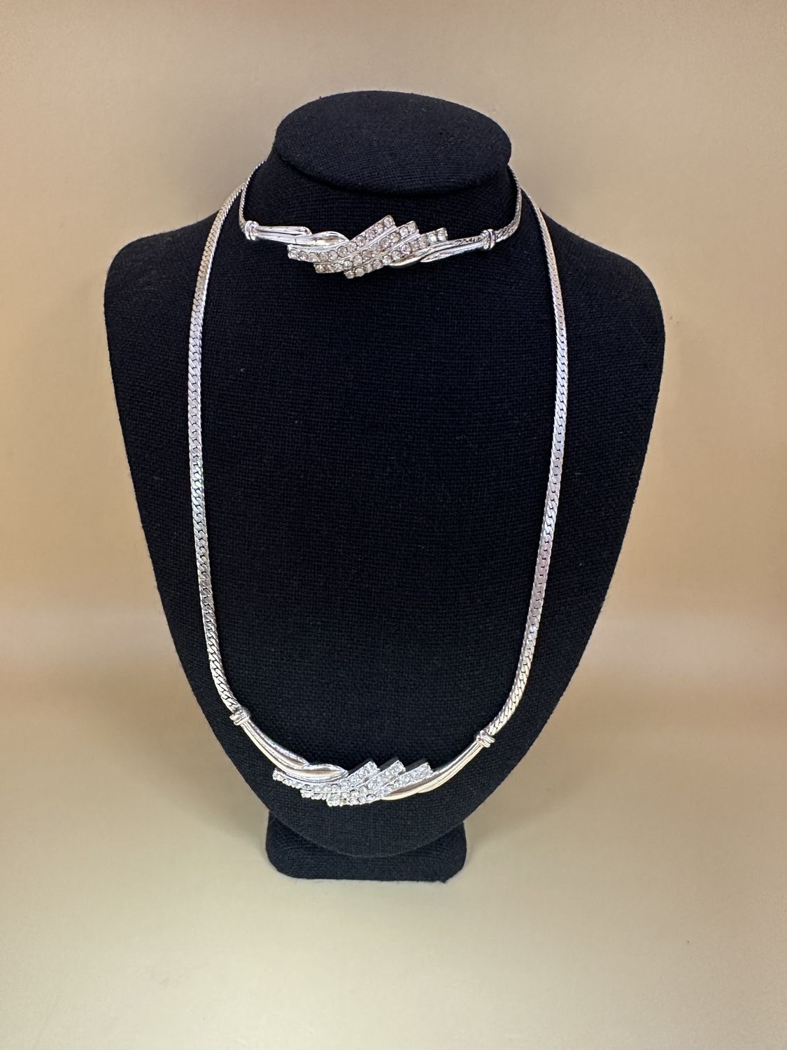 Jewelry. Avon. Silver &amp; Rhinestone Necklace (16-18.75&quot;L) &amp; Bracelet (7&quot;L) Set. Vintage.