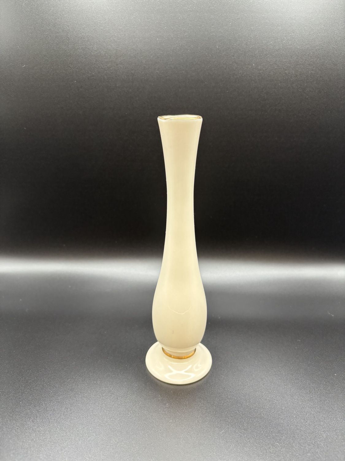 Porcelain. USA. Lenox. Ivory Bud Vase w/Gold Trim. 7.5&quot;H