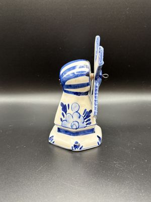 Ceramic. Netherlands. Delft. White &amp; Blue Small Windmill. 5.25"H