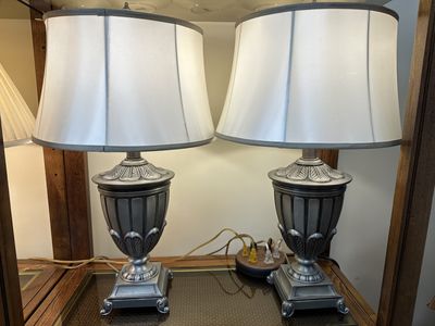 Lighting. USA. Stiffel. Table Lamp (Pair). Pewter Finish. Include Shades. 27.5"H