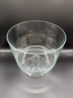 Glass. Trifle Bowl w/Round Pedestal. 8.5"W