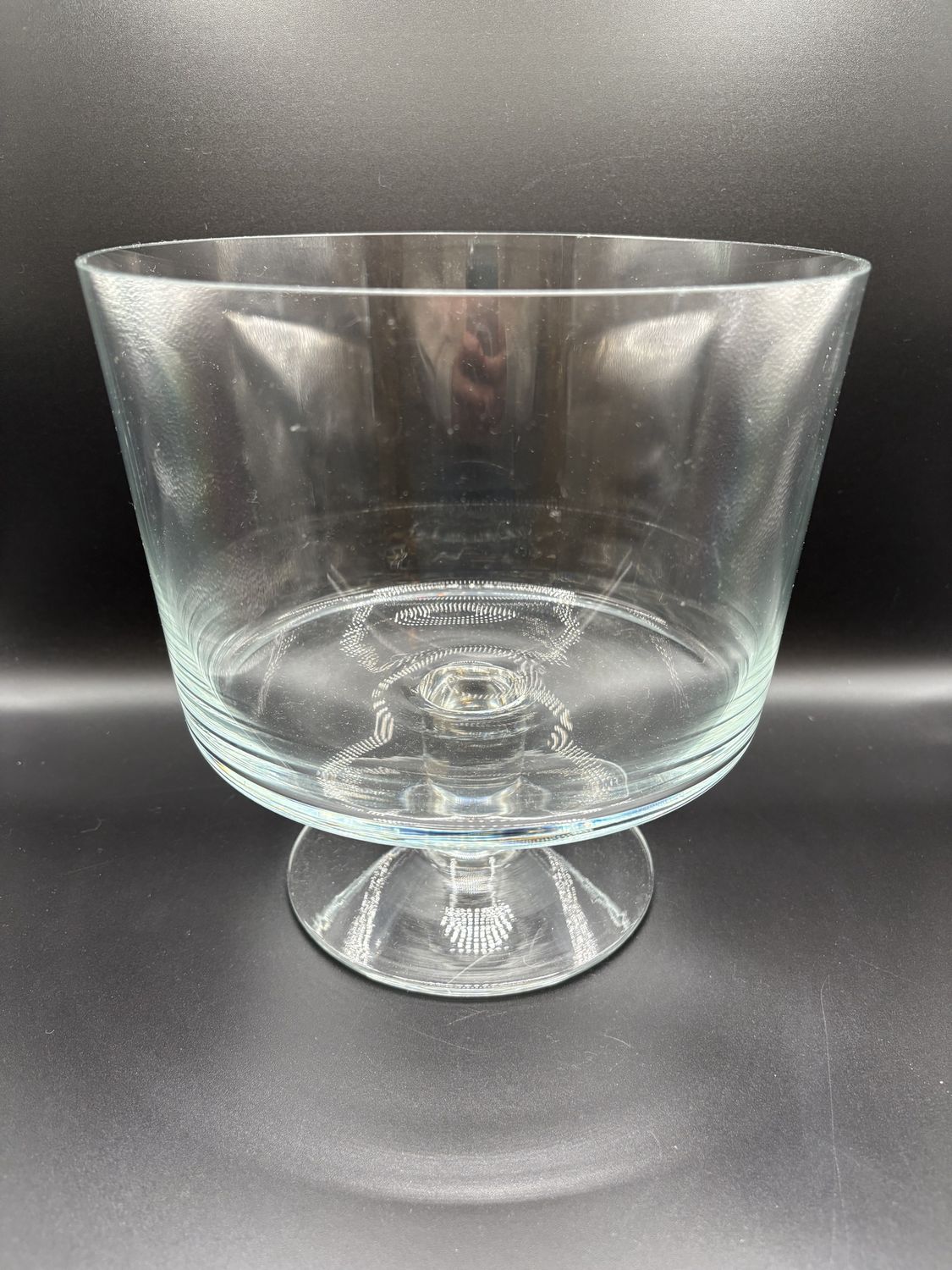 Glass. Trifle Bowl w/Round Pedestal. 8.5&quot;W