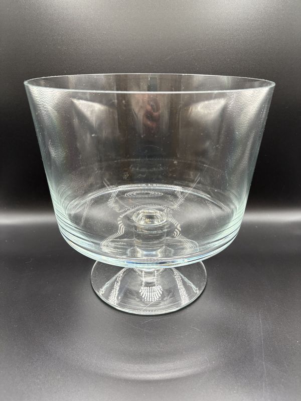 Glass. Trifle Bowl w/Round Pedestal. 8.5&quot;W