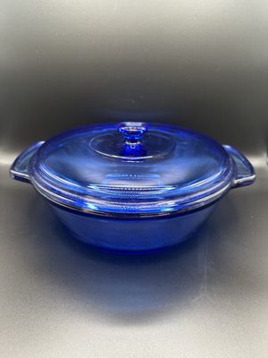 Glass. USA. Anchor Hocking. Round Casserole w/Handles &amp; Lid. Cobalt Blue. 9" Diameter