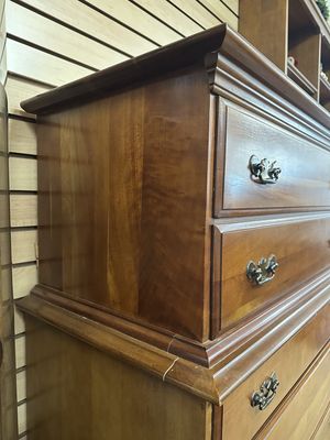 Furniture. USA. Highboy / Chest-on-Chest. 6 Full-Length Drawers (2 over 4). Solid Maple. 36"W x 49.75"H