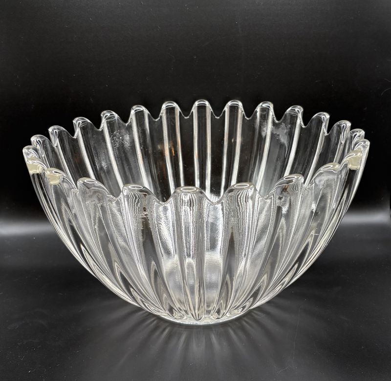 Glass. Large Ribbed Glass/Crystal Bowl w/Scalloped Rim. 11.75&quot;W