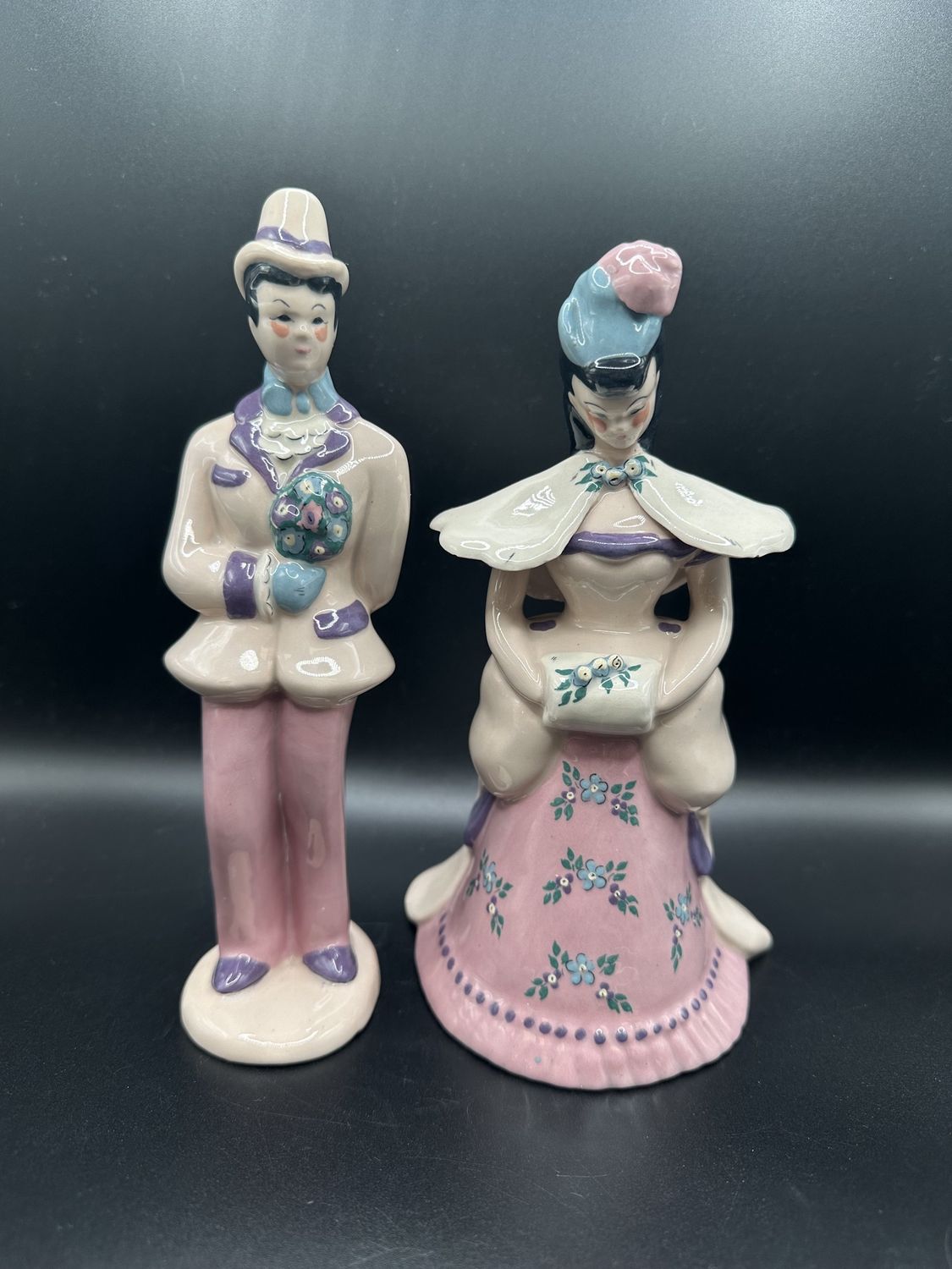 Figurine. USA. Kay Finch. Courting Couple. 8&quot;H