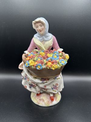 Figurine.  France. Porcelaine de Paris. Antique Hand-Painted Flower Girl from Late 1800s. 8"H